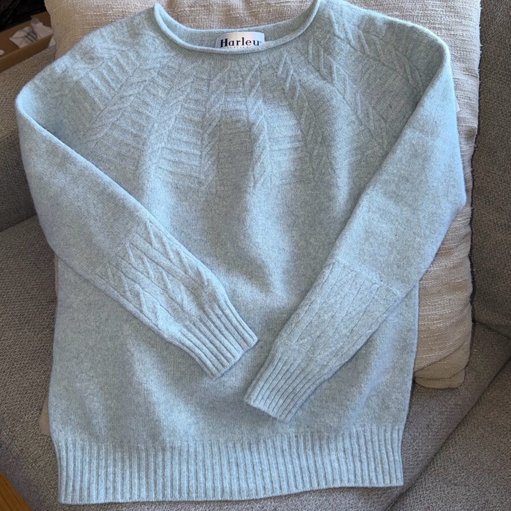 Harley of Scotland superfine lambs wool knitted jumper. Size medium